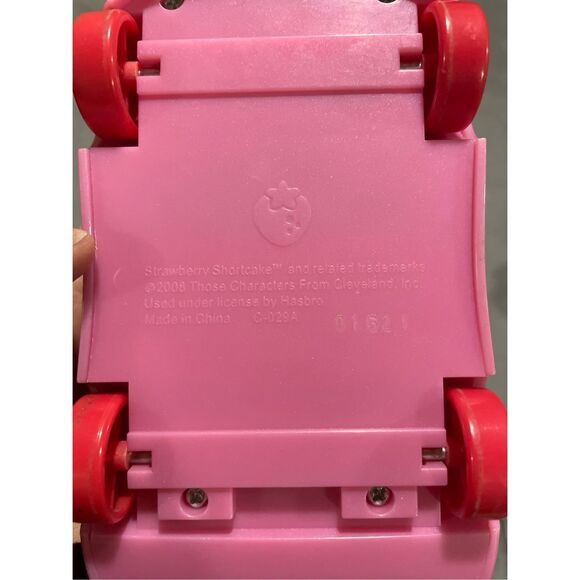 Strawberry Shortcake 2009 Y2K Pink Car - Picture 4 of 5